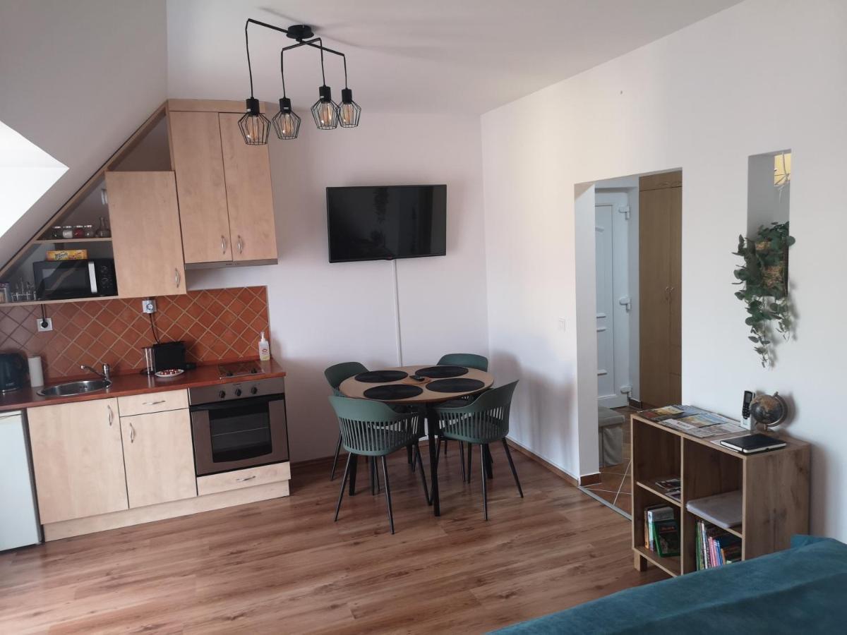 Orsika Hilltop Apartman Eger Exterior foto