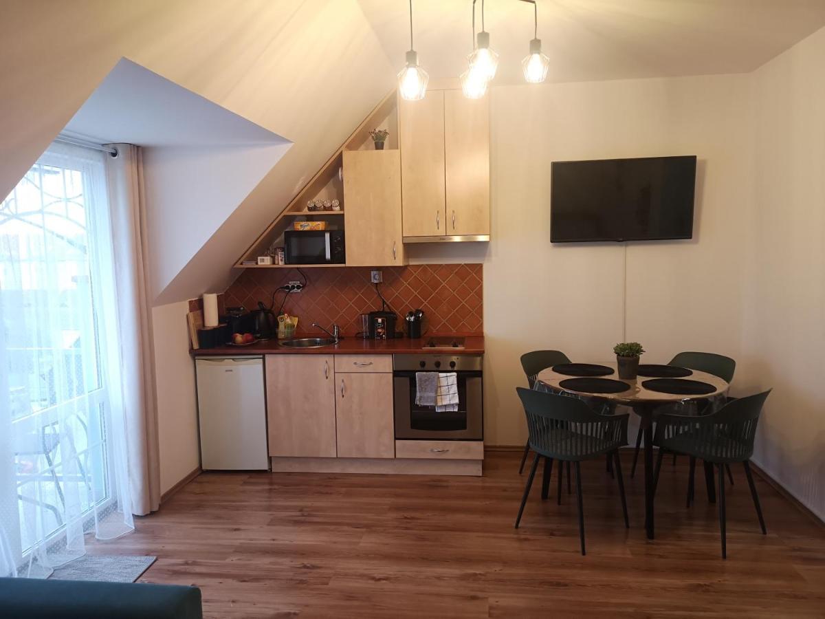 Orsika Hilltop Apartman Eger Exterior foto