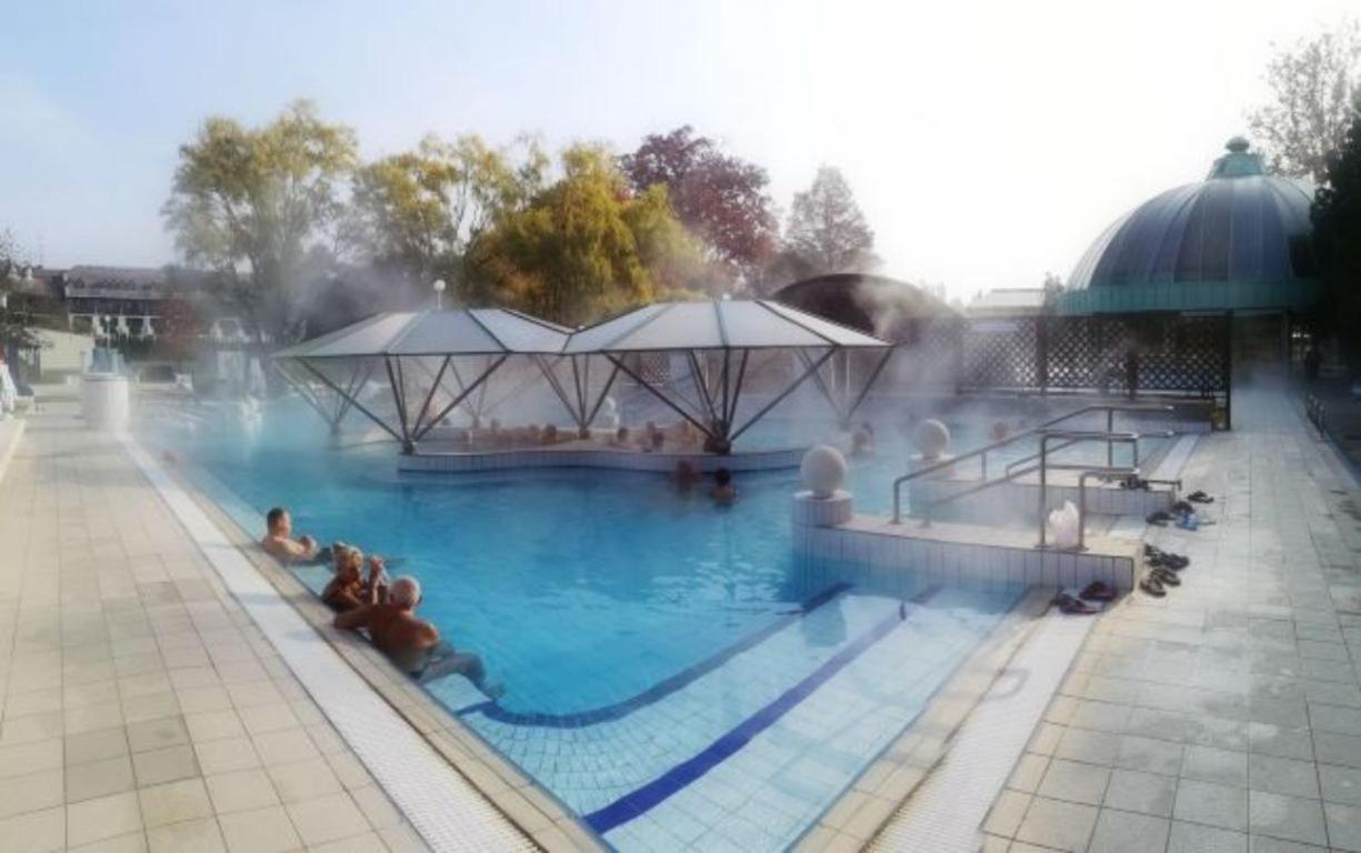Orsika Hilltop Apartman Eger Exterior foto